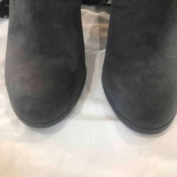 Carlos by Carlos Santana gray suede boots with fringe, lower heel, sz 7 - Picture 7 of 10